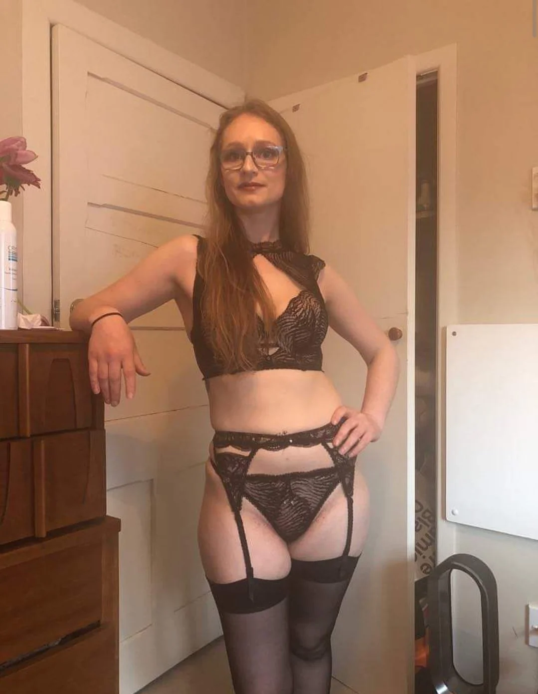 Blonde Milf Gets Fisted image 8