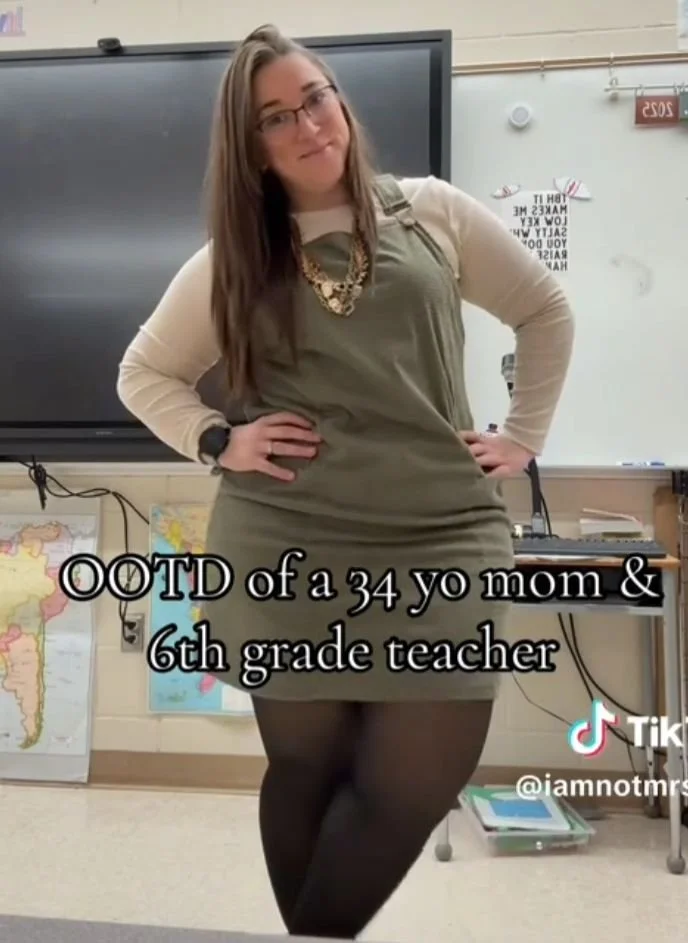 MyType Teacher #5 Curvy PAWG w/ Glasses Outfit Check image 6