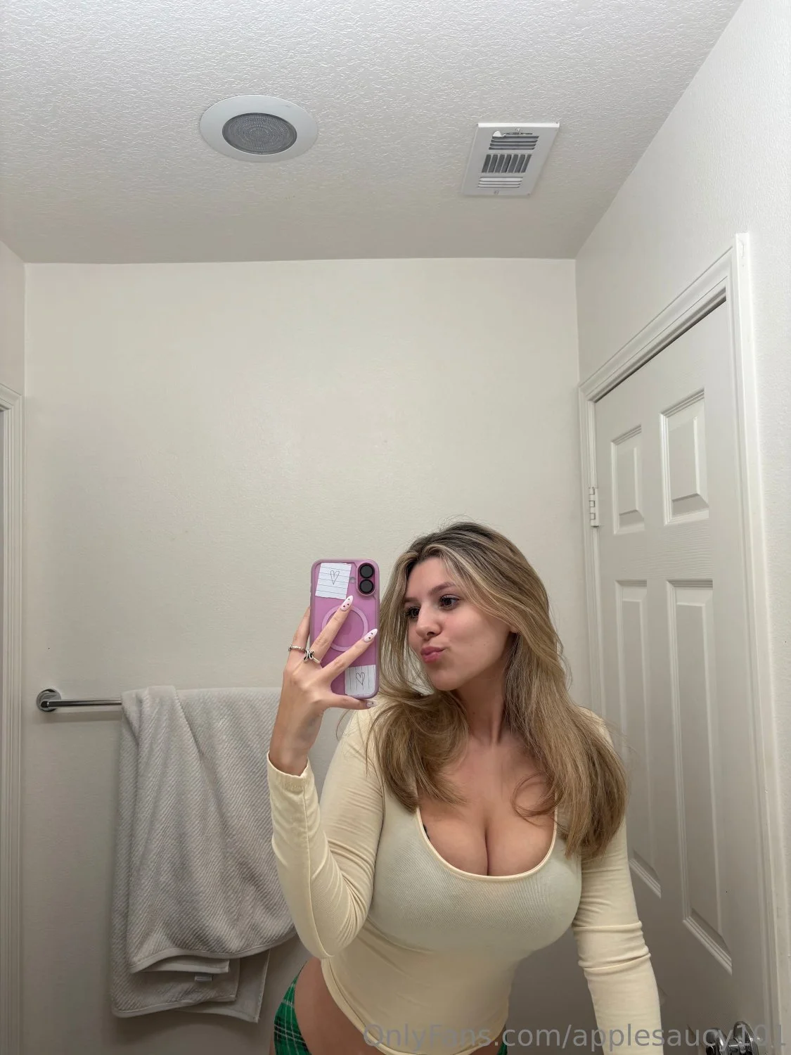 AppleSaucy - Big Cleavage Compilation #2 image 4
