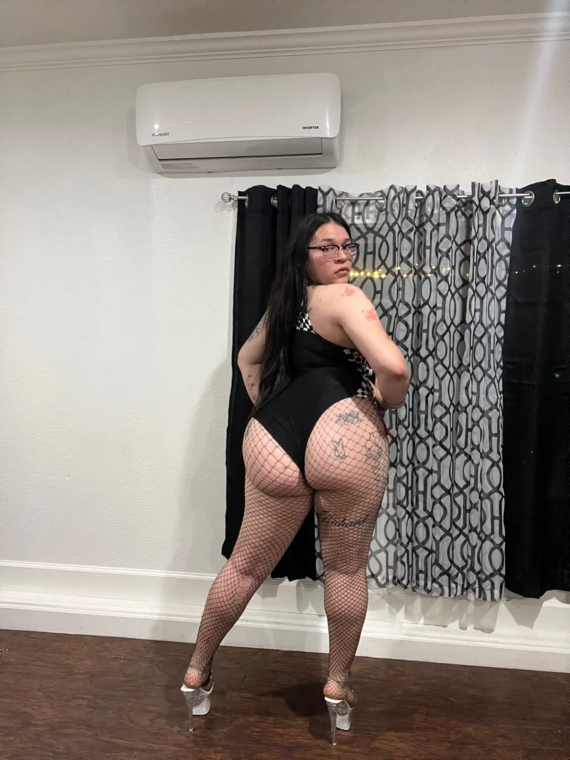 Thick Bubble Butt & Saggy Balls Twerking 😍😋 (Trans, Big Ass, Latina, Big Balls, Dildo, Blowjob) image 2