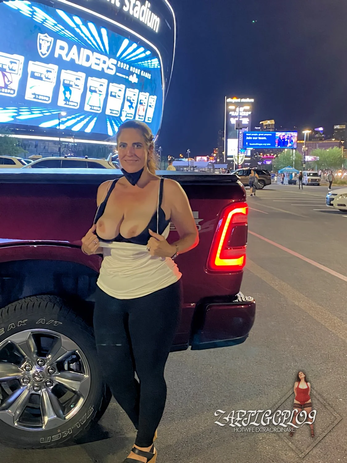 Mature Webslut Rebecca (Mrs. Z) in public image 3