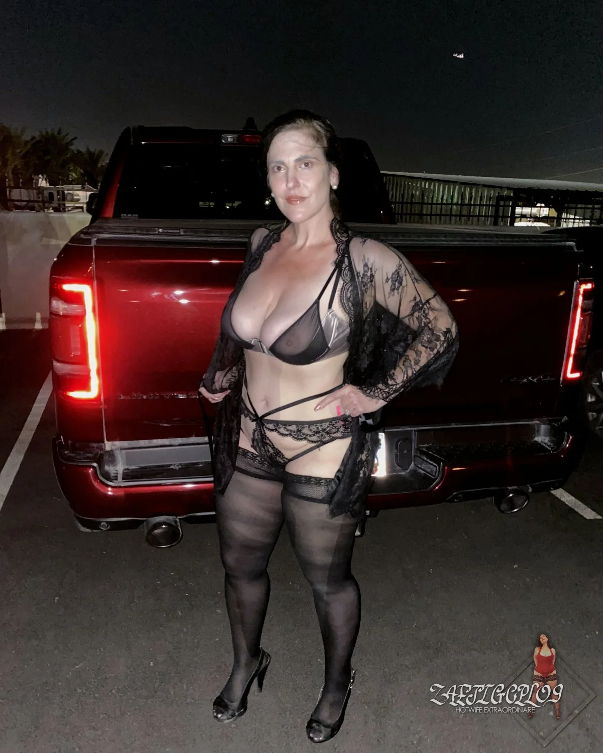 Mature Webslut Rebecca (Mrs. Z) in public image 8