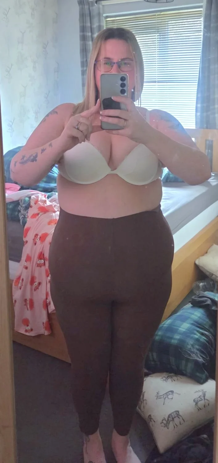 Wives & Girlfriends Selfies image 15