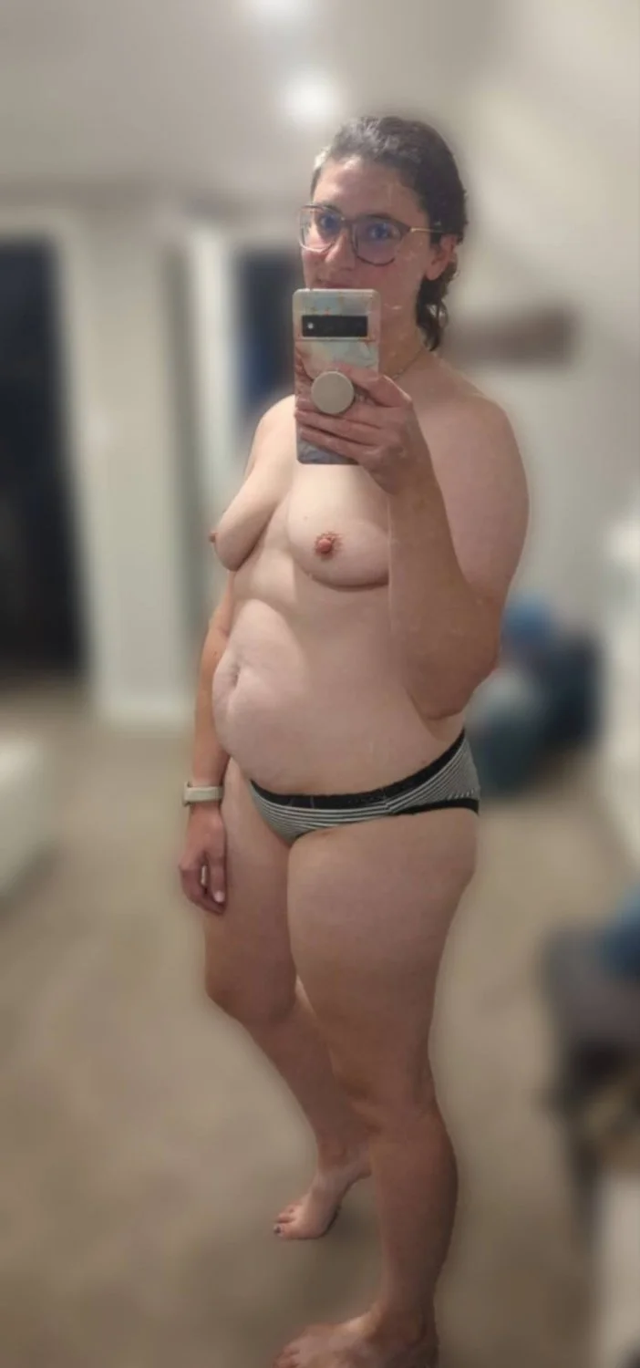 Wives & Girlfriends Selfies image 3
