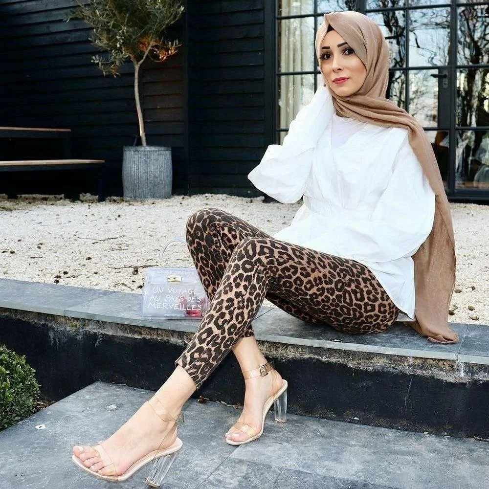 Aya - 27 year old Arab Hotwife image 15