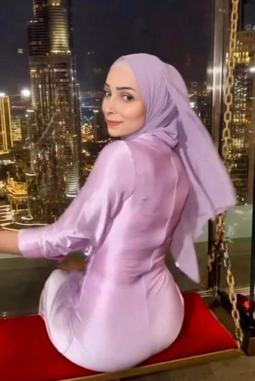 Aya - 27 year old Arab Hotwife image 19