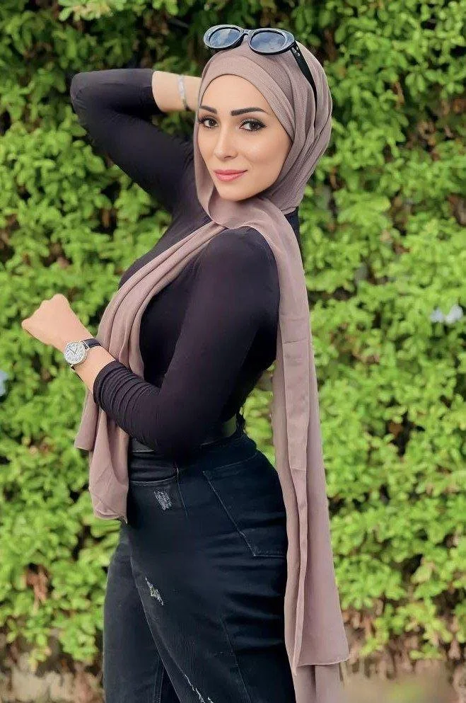 Aya - 27 year old Arab Hotwife image 20