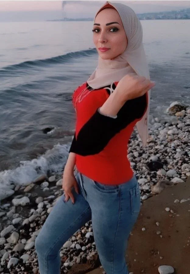 Aya - 27 year old Arab Hotwife image 22