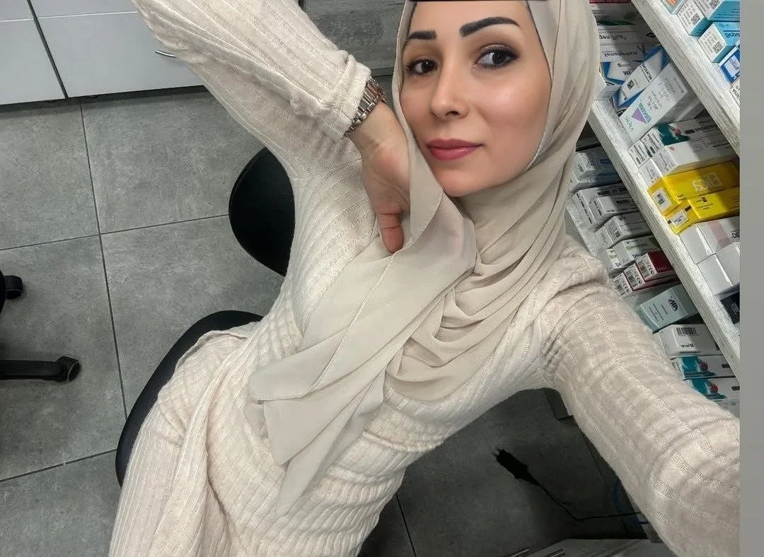 Aya - 27 year old Arab Hotwife image 7
