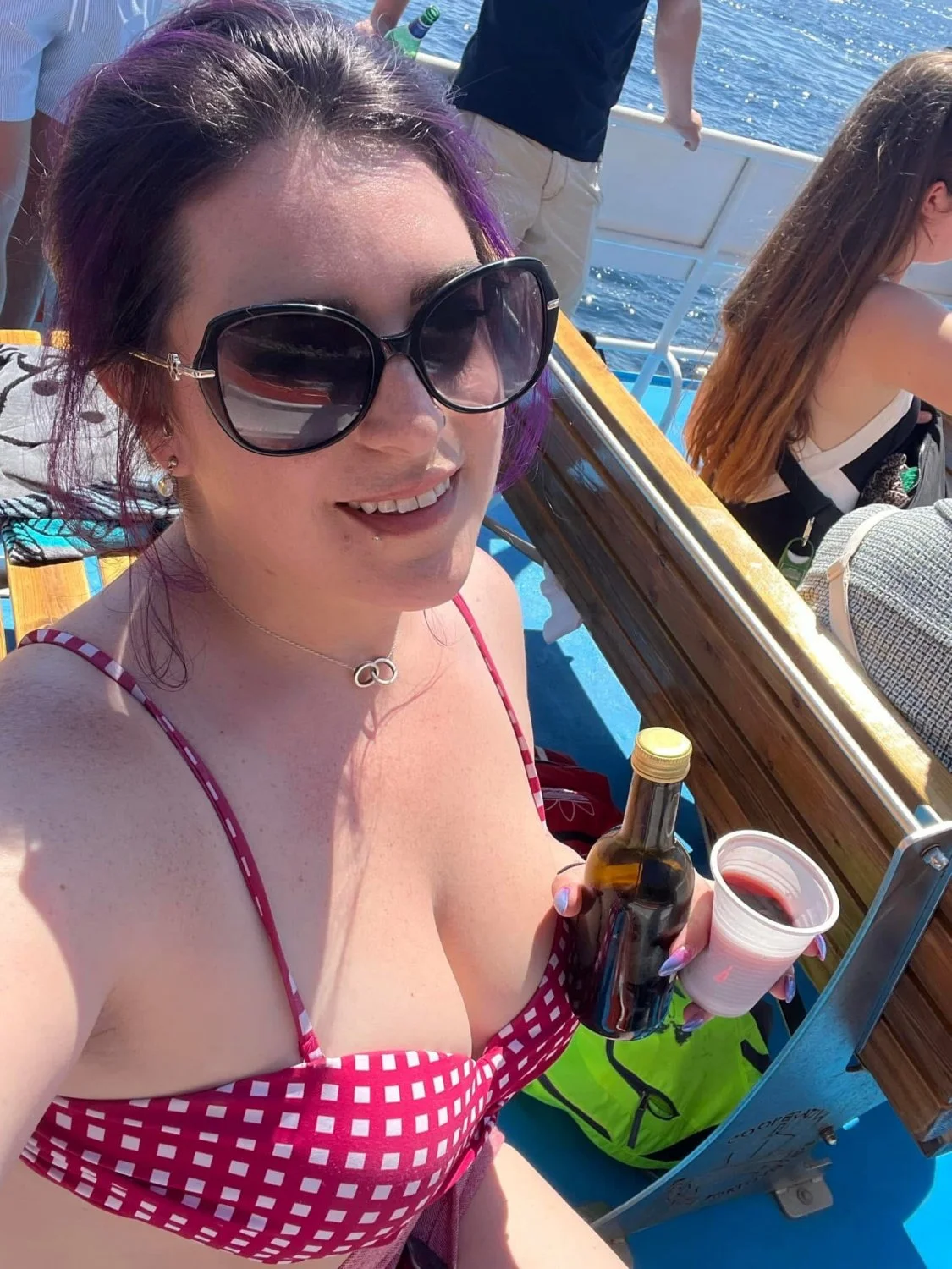 Busty Jew Webslut, Tori image 3