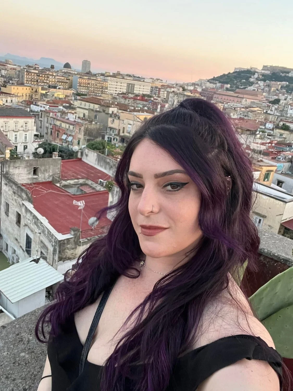 Busty Jew Webslut, Tori image 4