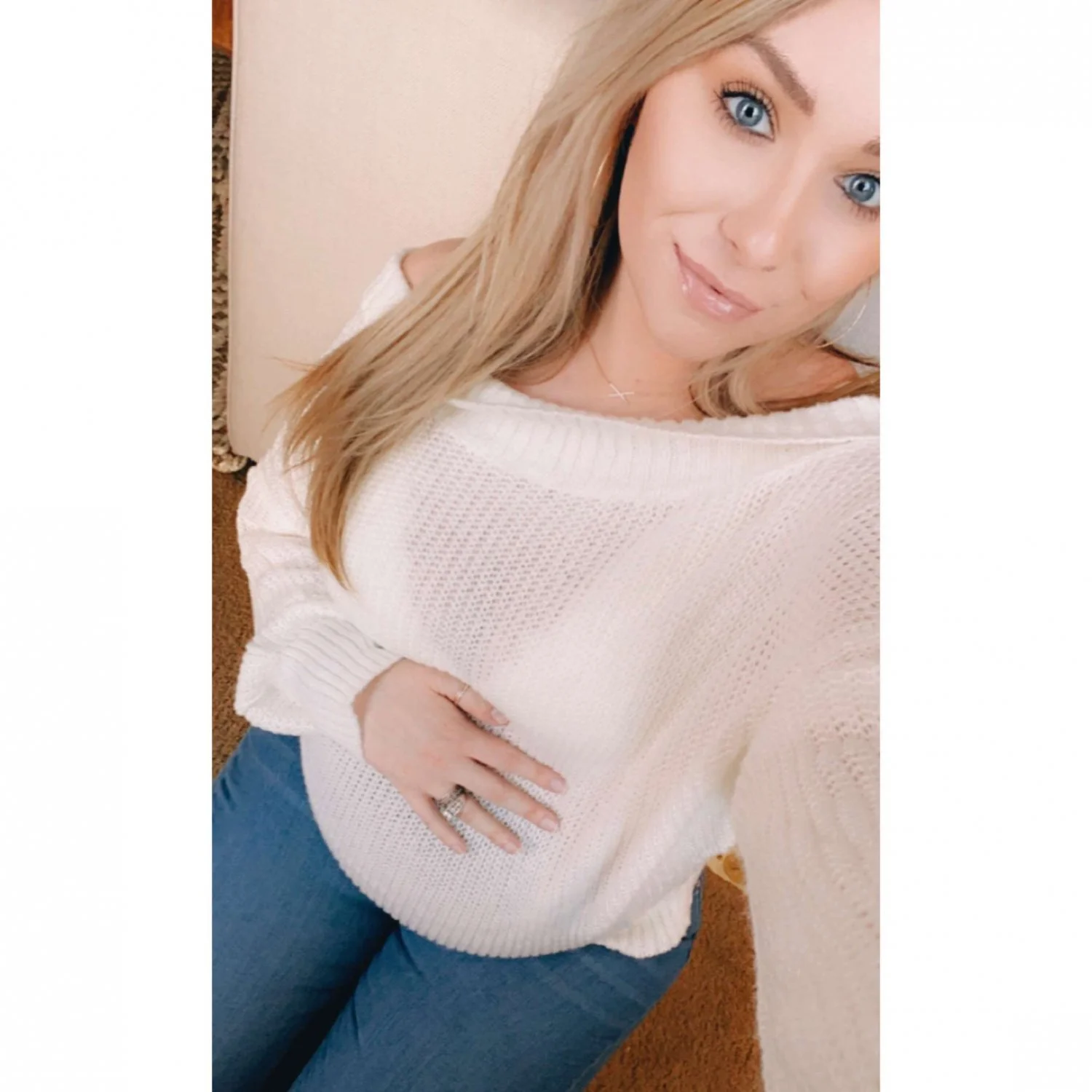 Sexy blonde milf azyia image 17