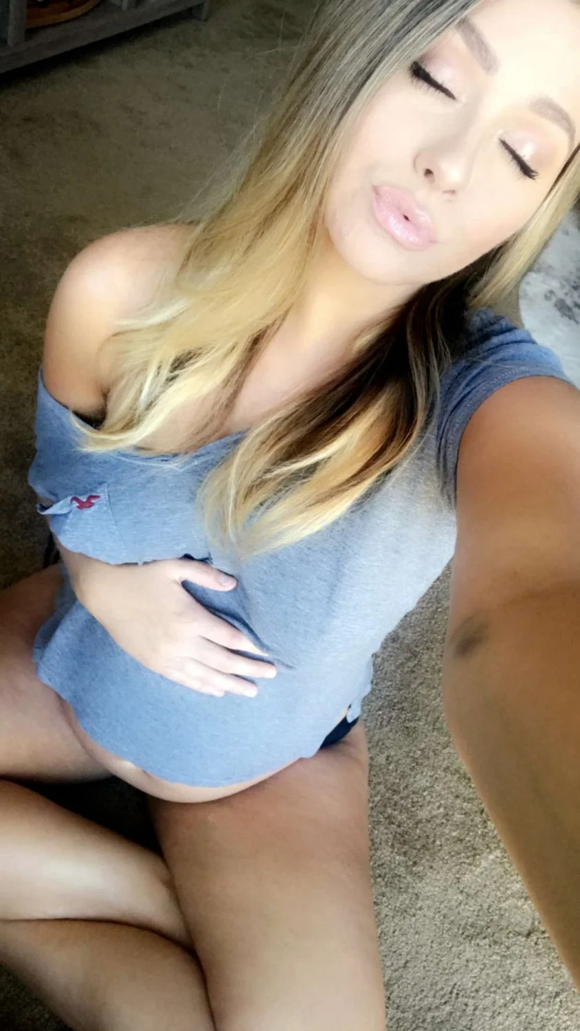 Sexy blonde milf azyia image 25