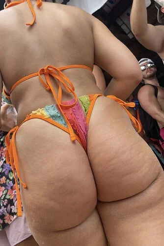 loirinha cavalona da bunda enorme que deve sentar que é uma maravilha image 10
