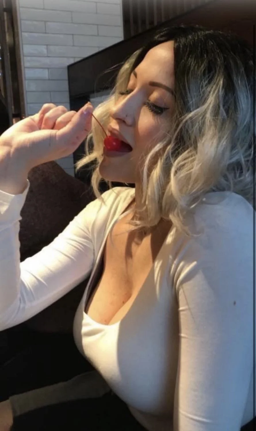 His sexy ass wife 😋 image 10