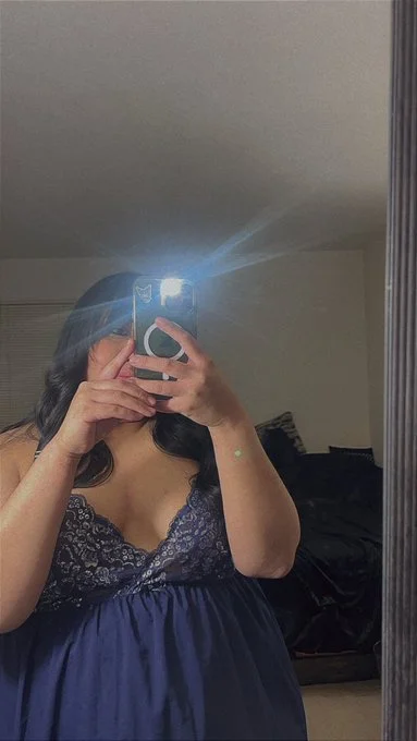 Torta latina skirts on dildo image 3