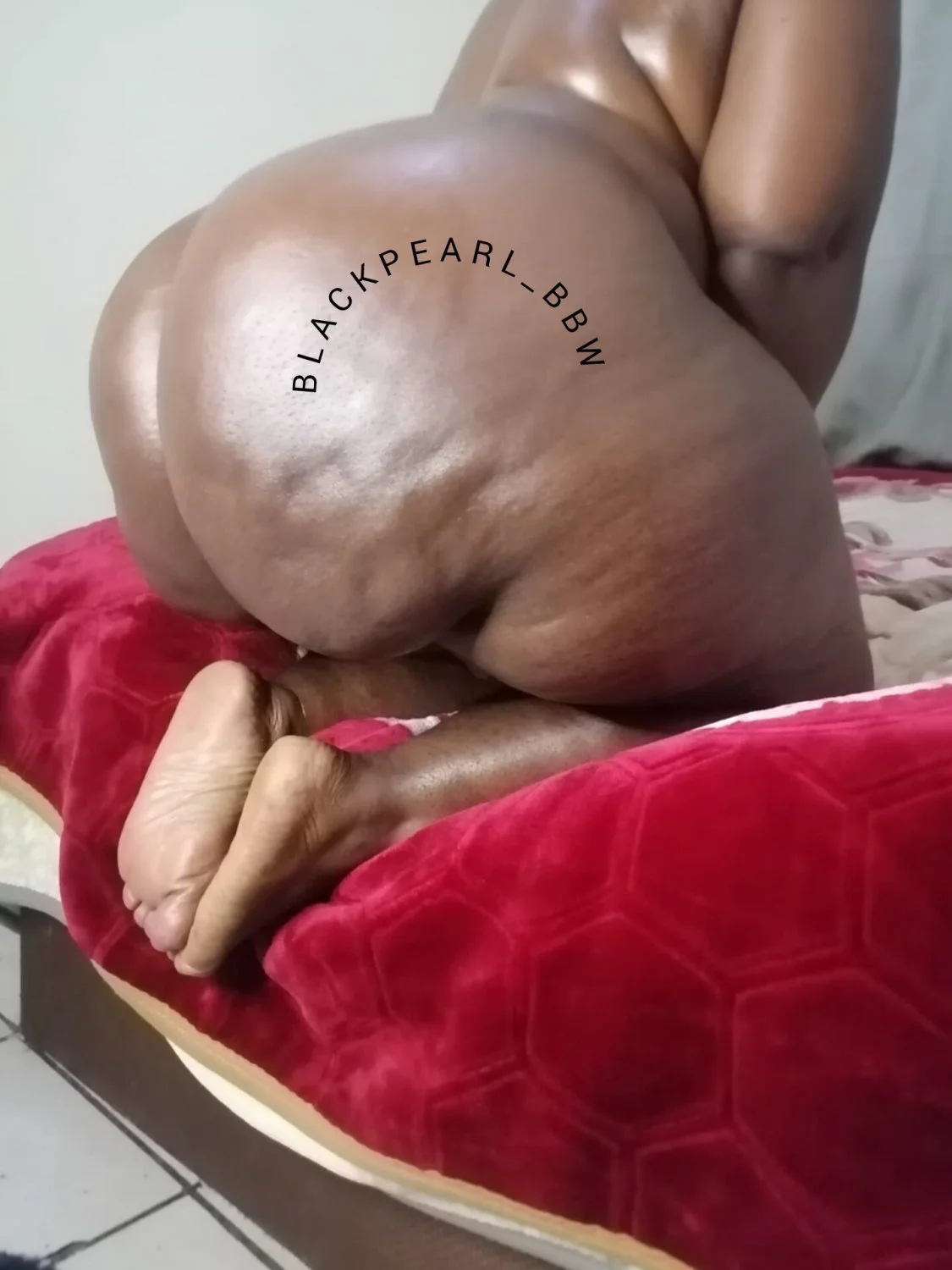 Big Juicy African BBW Cougar image 9