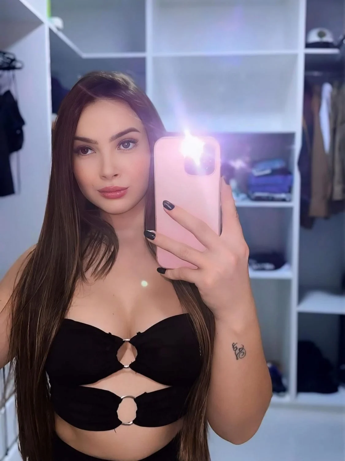 Putinha casada famosinha gosta de se exibir image 10