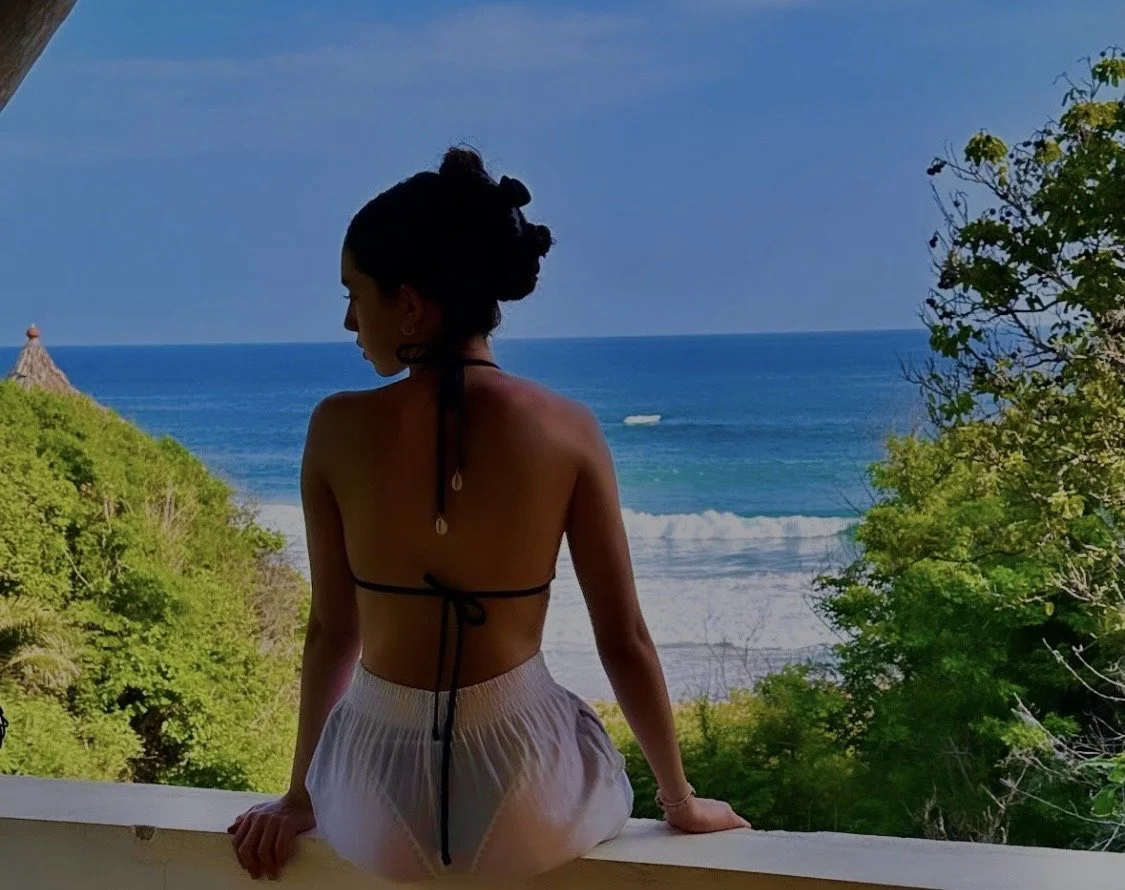 Luana tight ass image 4