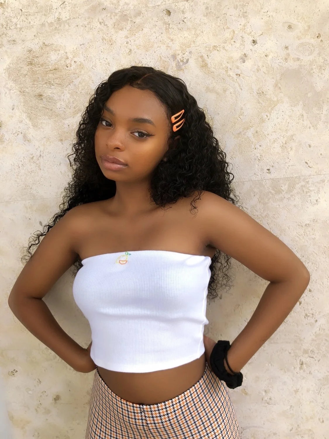 18yo School bop leaked by basketball players.Shakes her ass.Tell me what you'd do to her image 3