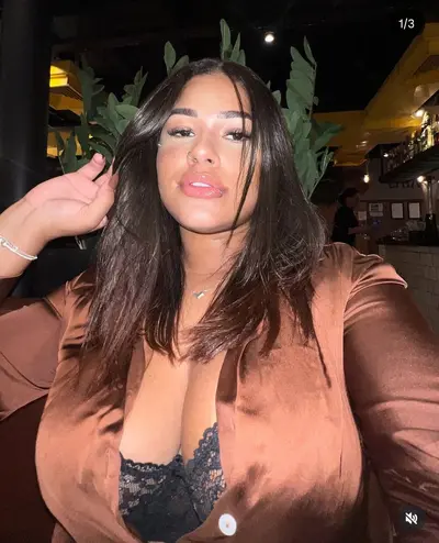 Novinha Cavala Peituda Vazada Do Insta 🔥😈 SEM NOMES cover image