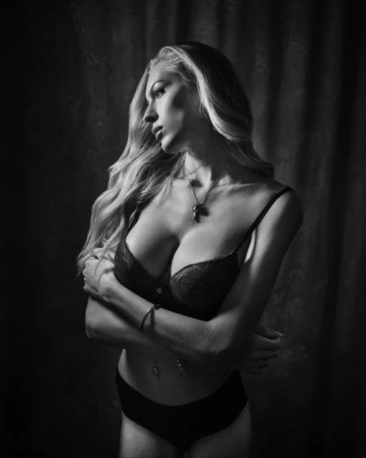 Hot blonde Boudoir image 14