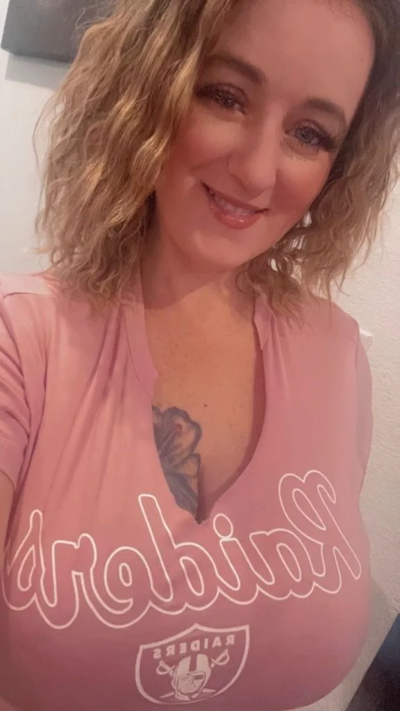 Thick milf main image
