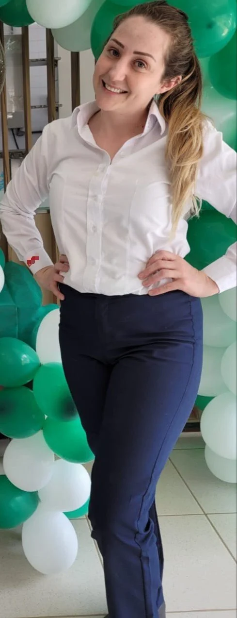 Nutricionista casada ... mostrando o que vai dá prós funcionários...comer ....tem que ser escondido image 5