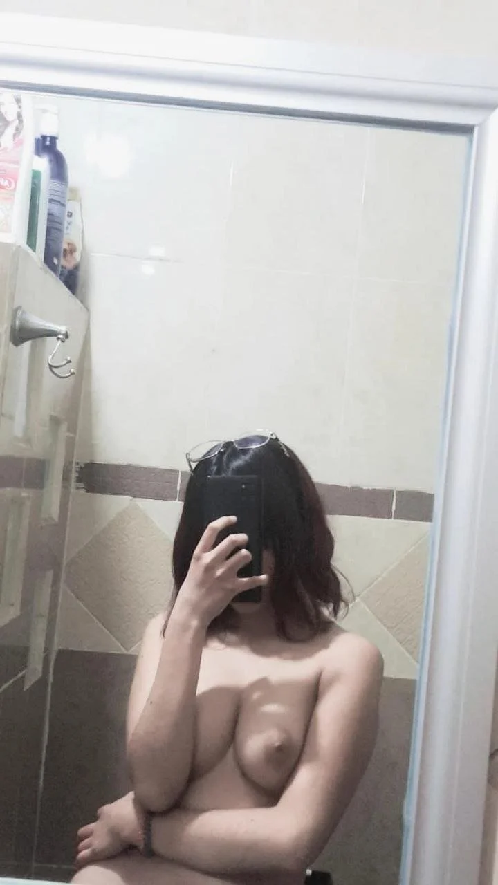 Ariadna, una tetona deliciosa image 13