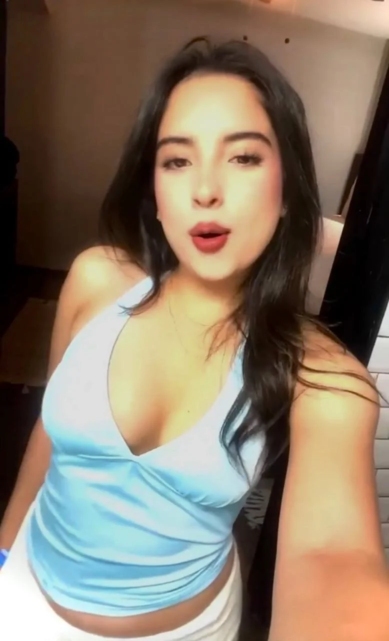 La pendeja de Valentina López exhibida image 4