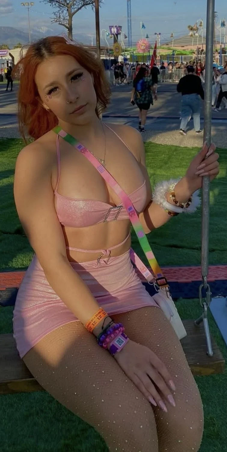Stunning latina slut Soriah image 5