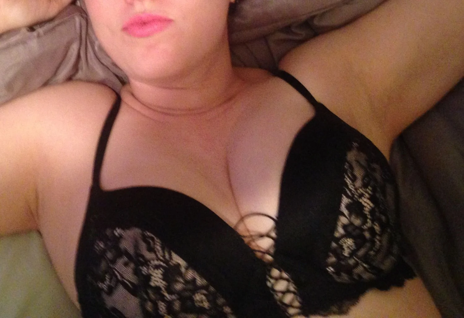 Sexy Kat, lost by her husband main image