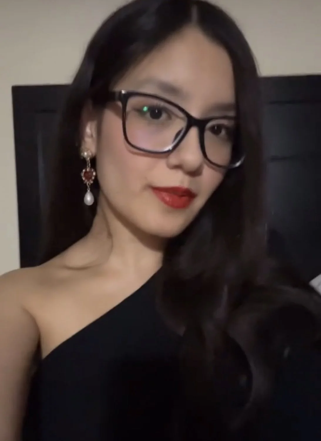 Hilda la puta nerd image 3