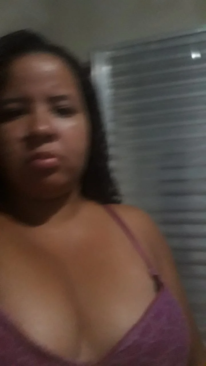 A gordinha safada de Irajá,e sua amiga baianinha ,RJ image 1