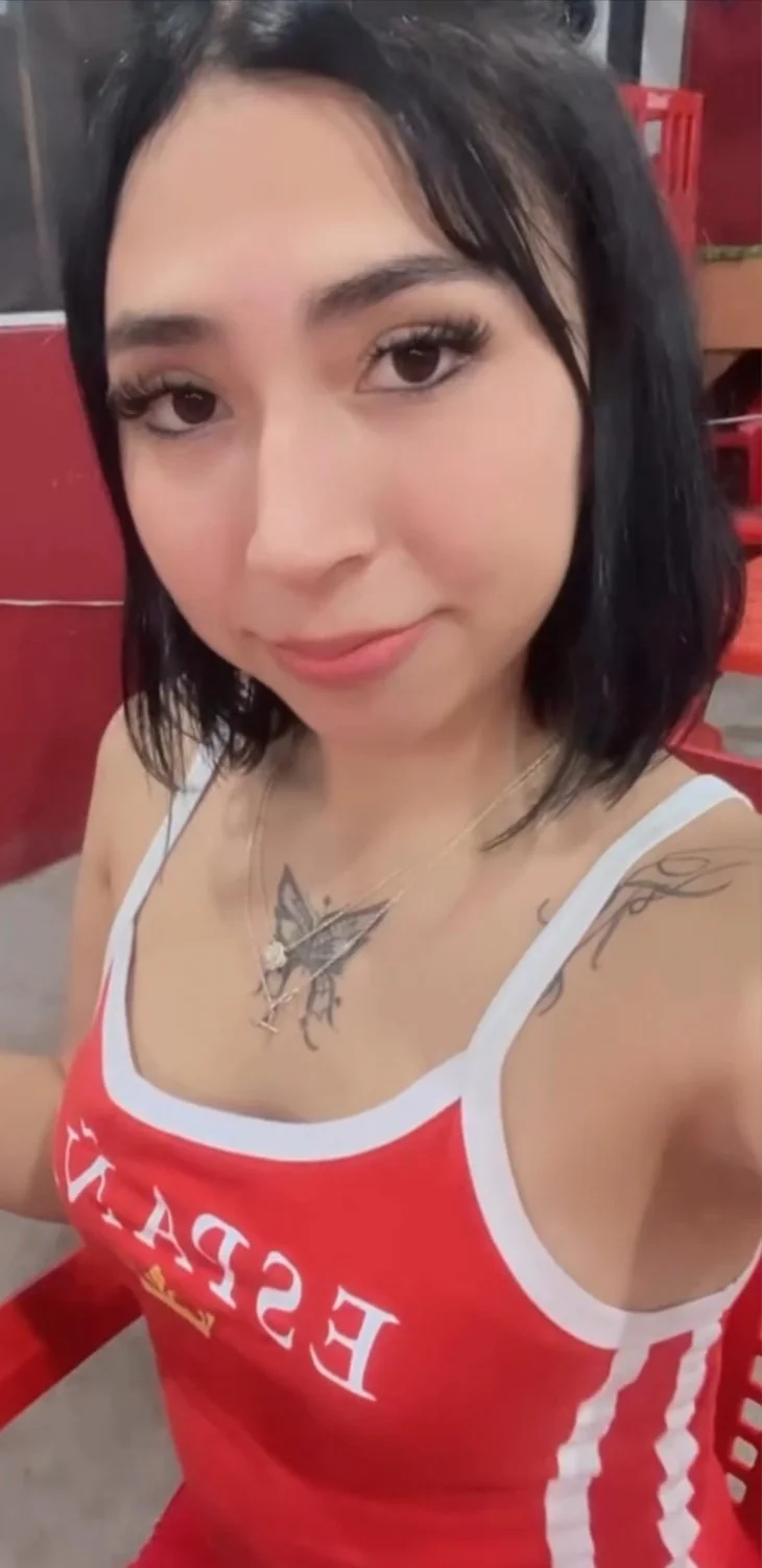 Girl Flakita lesbiana putita enseñando su culito de gym sexy image 4
