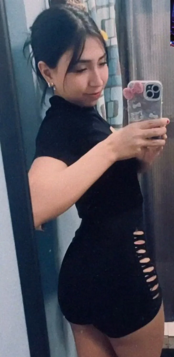 Girl Flakita lesbiana putita enseñando su culito de gym sexy image 7