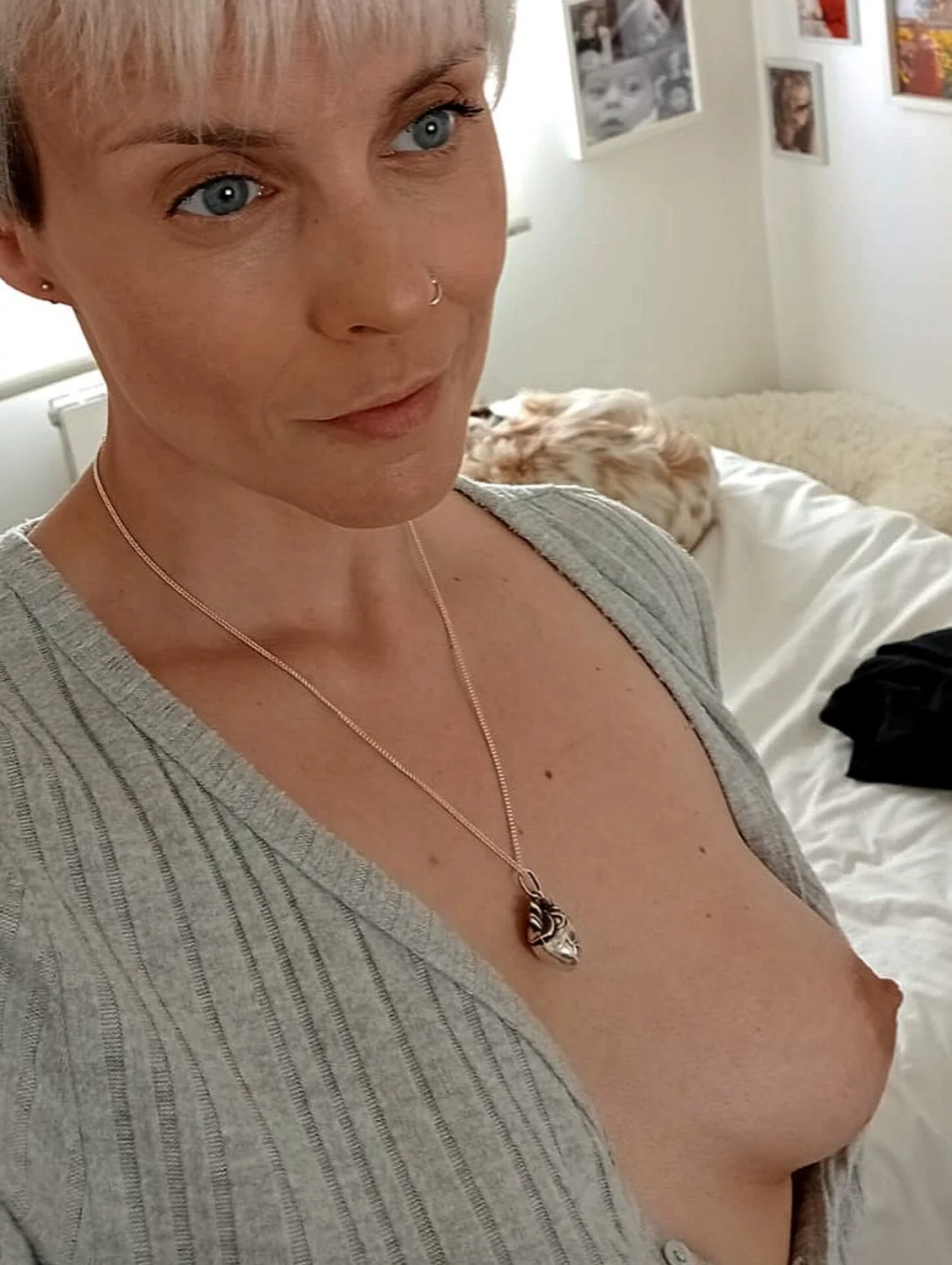 Milf separada con bonitas tetas image 18