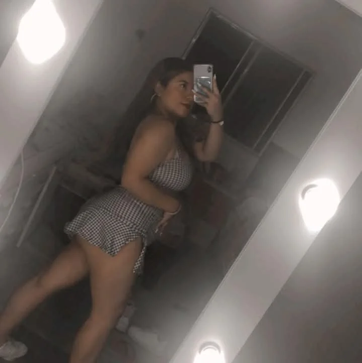 Daniela image 4