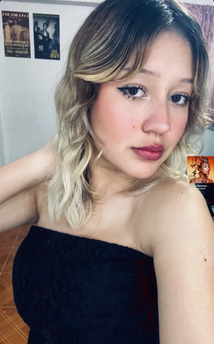 Aporte de un seguidor su amiga cachonda. image 2