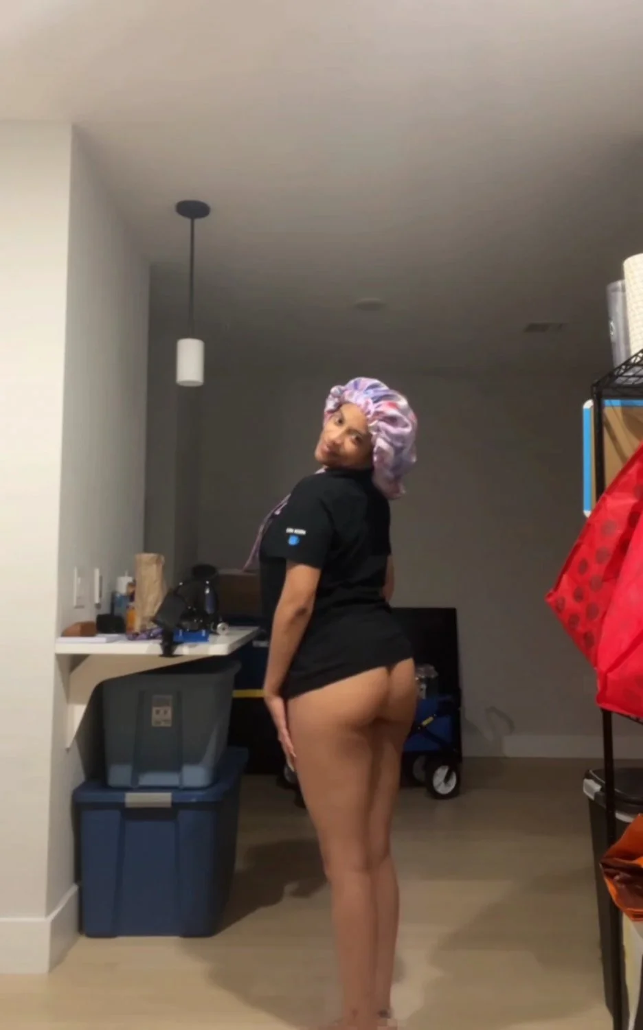 Liteskin thot on live no panties shakin ASS & titties image 3