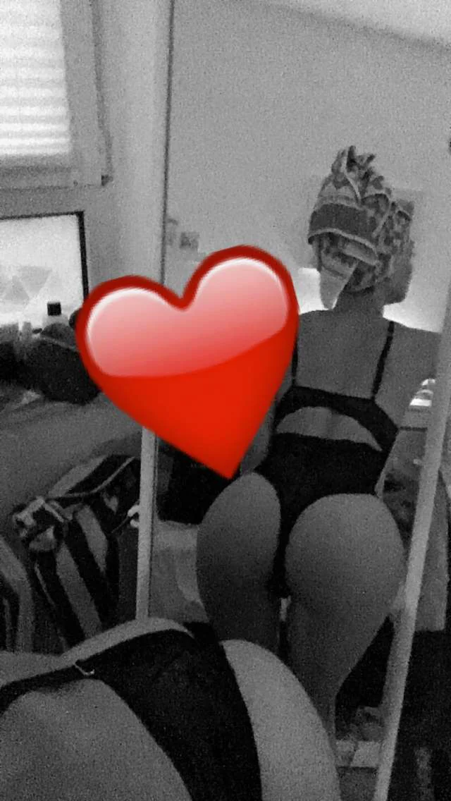 HOT SLUT GF NUDES LEAKED image 11