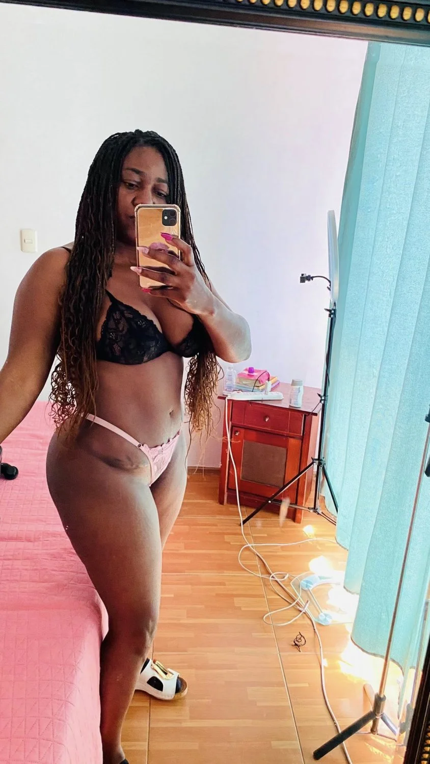 Claudia Aponza Sexy image 8