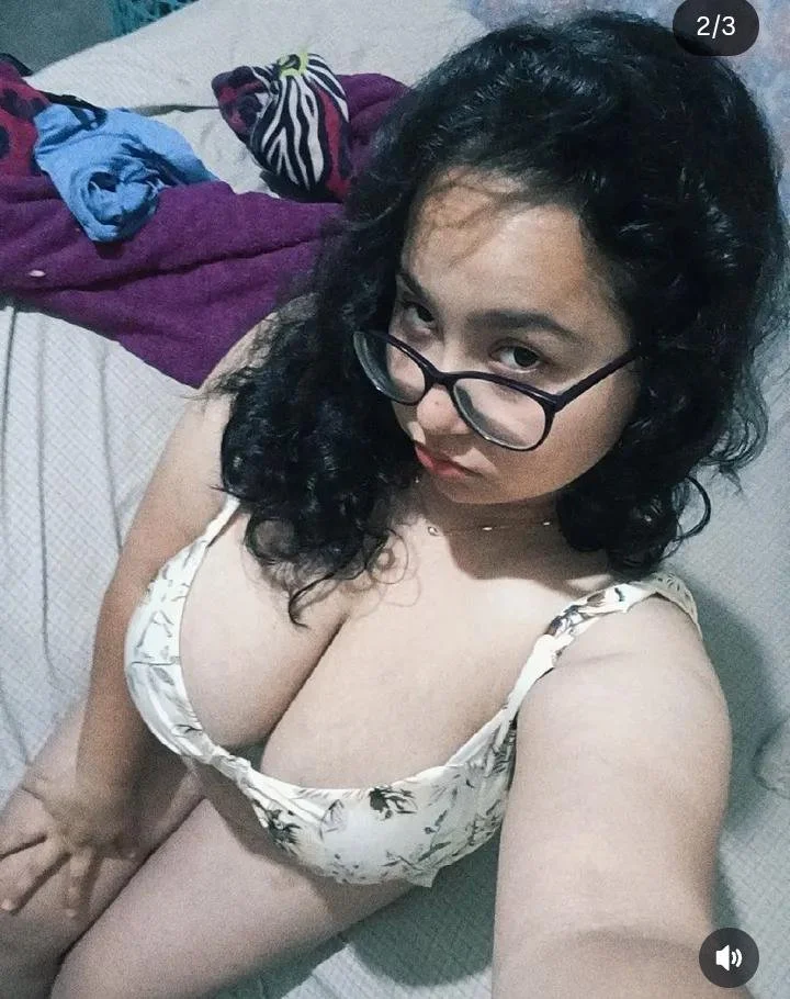 Putita mexicana de grandes tetas image 6