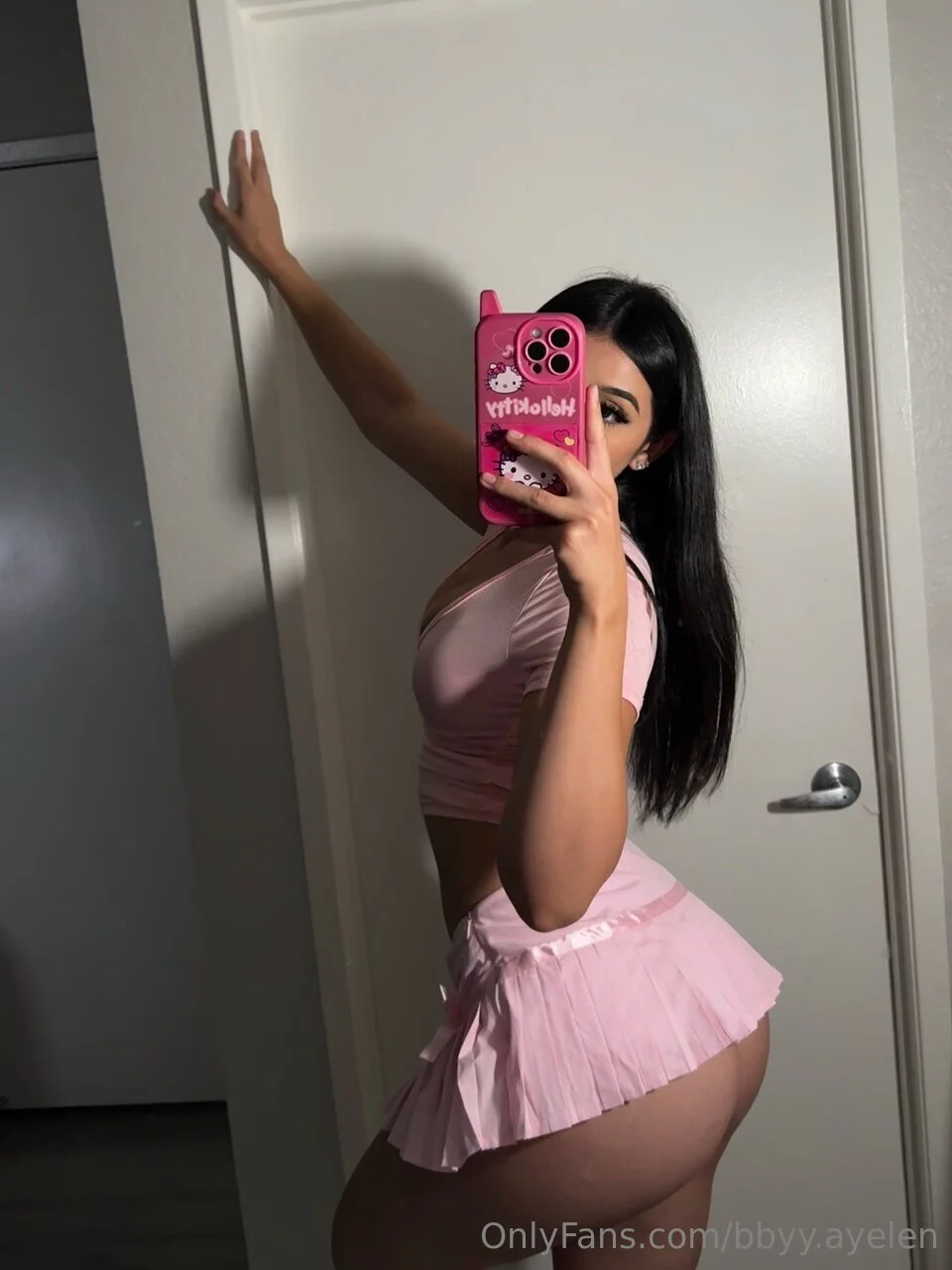 Thick Latina Baddie image 27