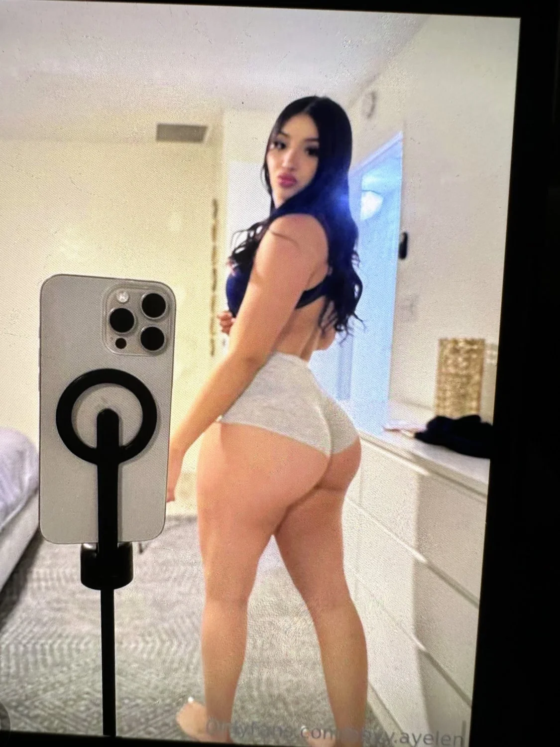 Thick Latina Baddie image 8