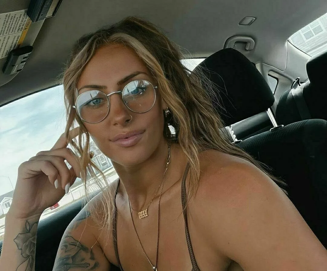Olivia Kaye Myers. Bella Morena de Tremendo Culo 🥵. Calienta como Gime 🤤 image 4