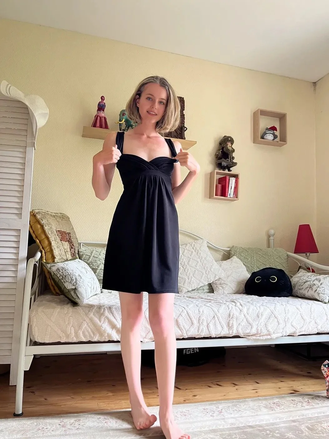 She love show herself image 2