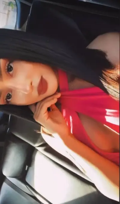 Exhiben a la novia de alguien mamando verga cover image