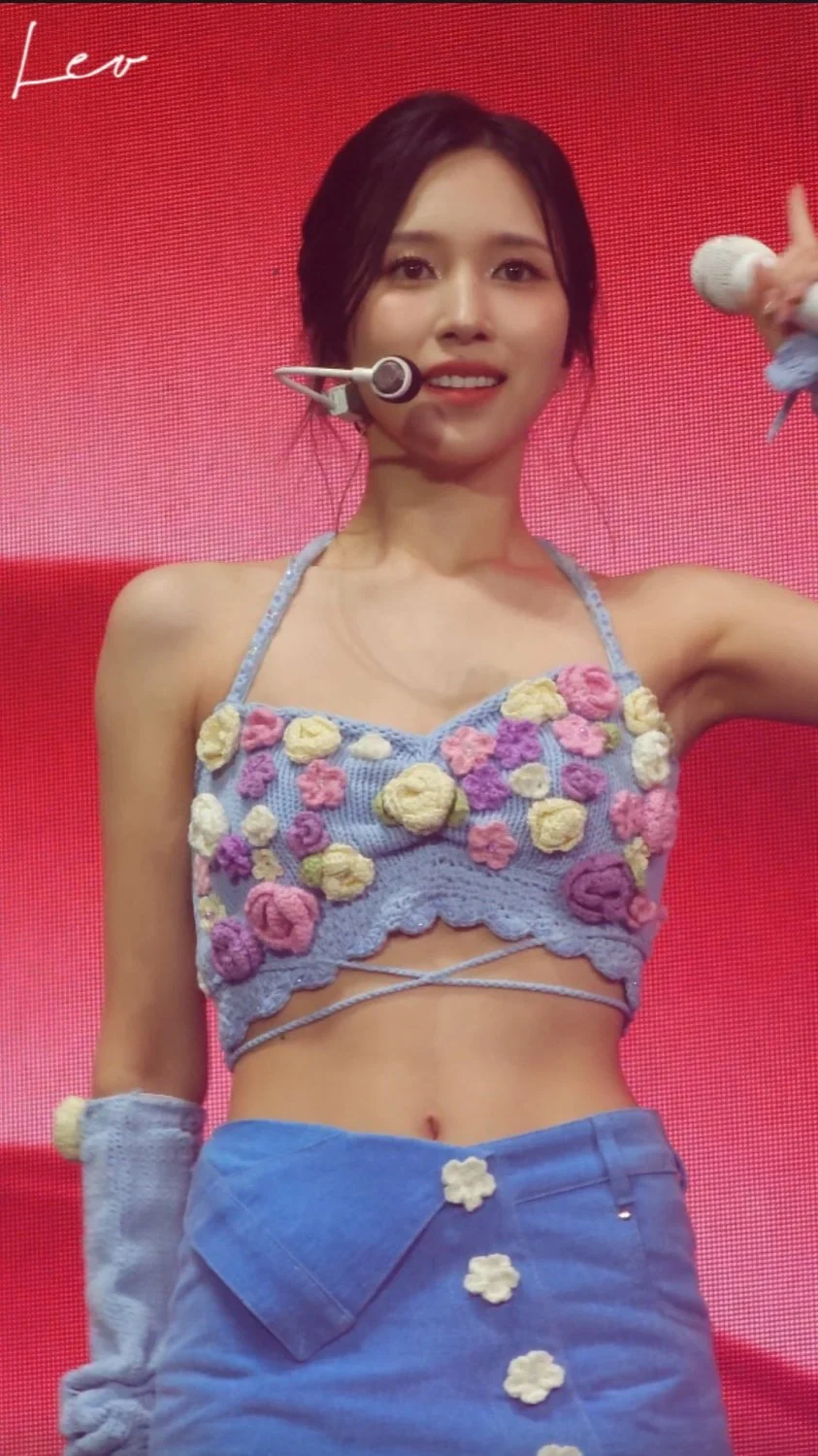 Mina (Twice) Pictures 16 image 1
