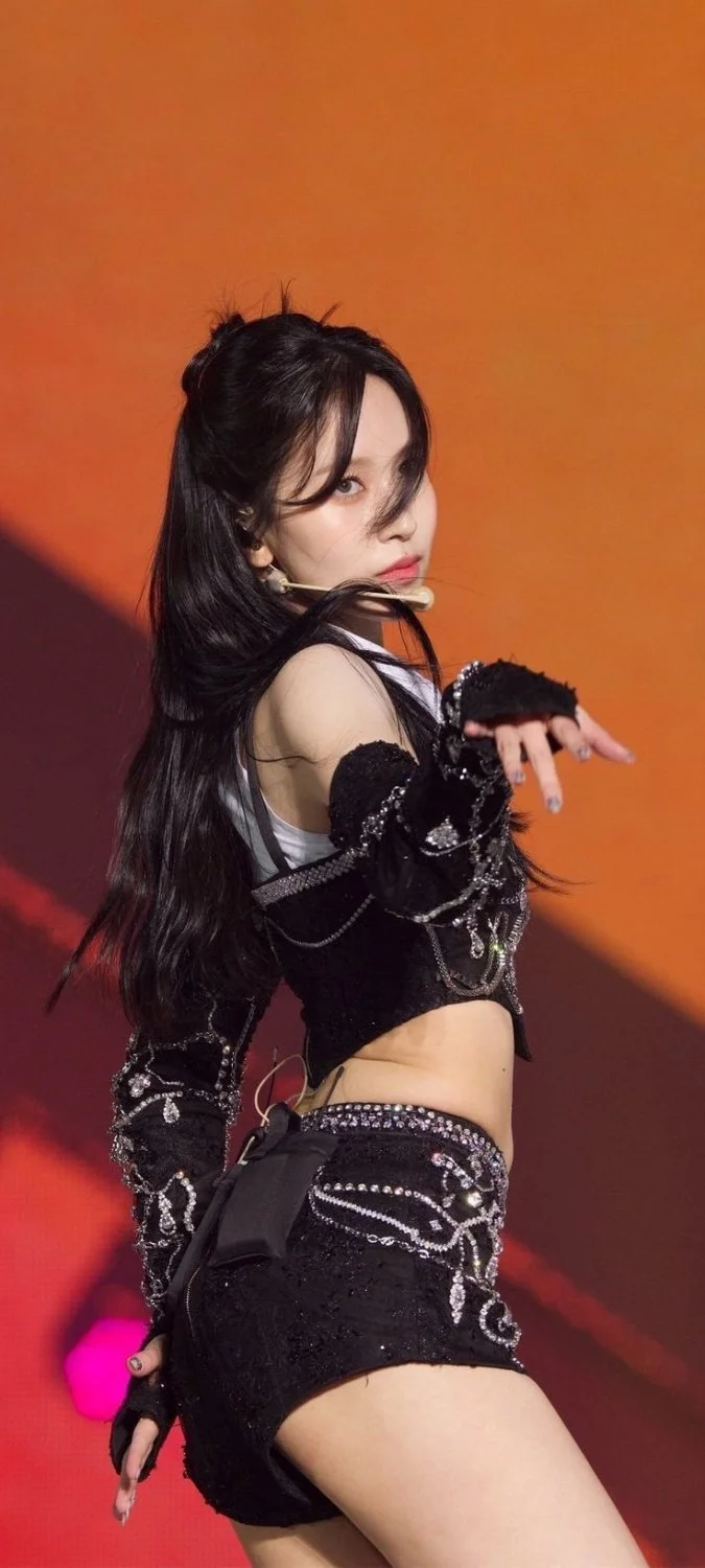 Mina (Twice) Pictures 16 image 10